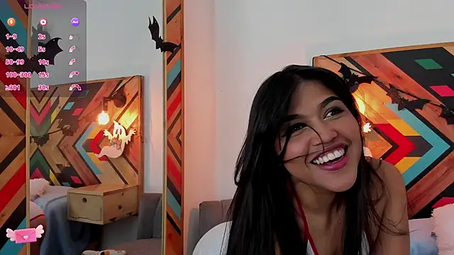 Snapshot of NaiirobiSwan chatting on October 27, 2025, 8:02 pm NaiirobiSwan online show from October 27, 2025, 8:02 pm