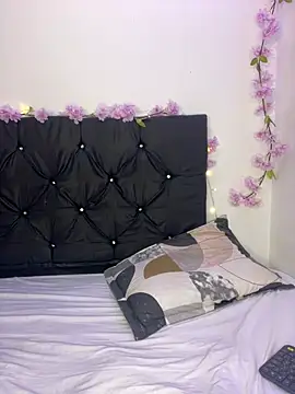 alisson carolina73 online show from January 18, 2025, 10:49 pm