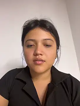 Snapshot of alisson_carolina73 chatting on May 23, 2026, 12:49 am alisson carolina73 online show from May 23, 2026, 12:49 am
