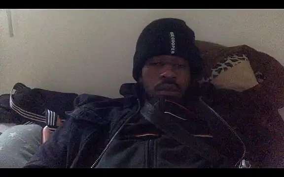 Snapshot of POPAYE972 chatting on December 3, 2025, 2:15 pm POPAYE972 online show from December 3, 2025, 2:15 pm