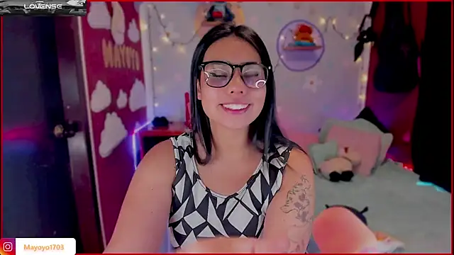 kiki cavilll online show from October 10, 2025, 2:05 pm