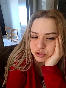 cansuozell online show from April 13, 2026, 7:47 am