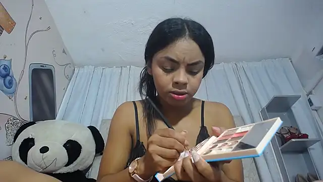 KOURTNEY-- online show from September 24, 2025, 1:42 am