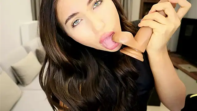 IrisNoire online show from February 18, 2025, 11:30 pm