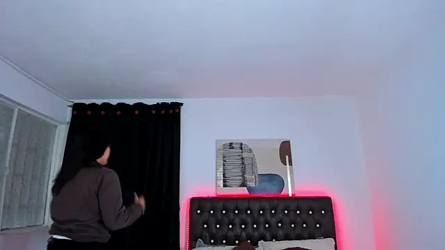 mia aira online show from February 26, 2025, 7:27 pm