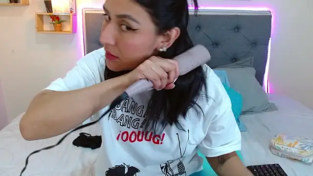 mia aira online show from September 25, 2025, 3:16 pm