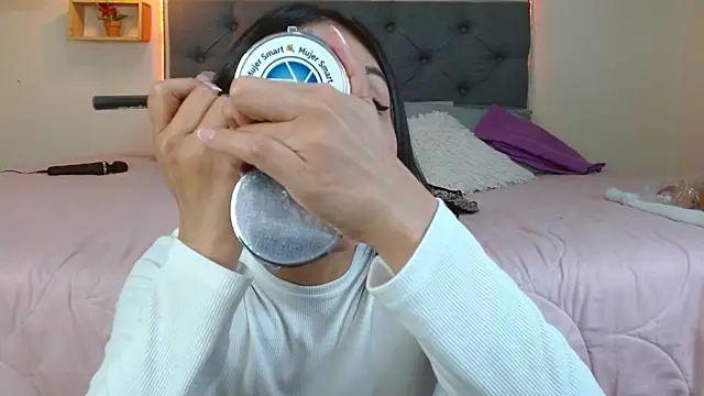 mia aira online show from November 23, 2025, 3:45 pm