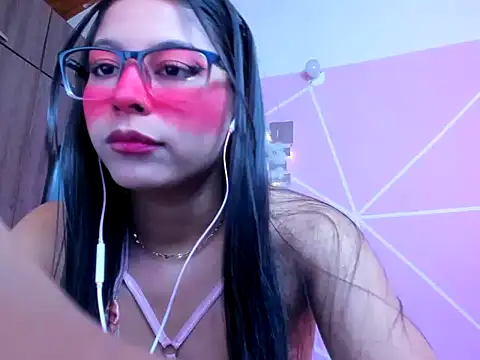 Snapshot of _ALLYSON18_ chatting on January 13, 2026, 11:37 am ALLYSON18 online show from January 13, 2026, 11:37 am