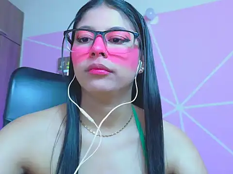 Snapshot of _ALLYSON18_ chatting on May 2, 2026, 12:32 pm ALLYSON18 online show from May 2, 2026, 12:32 pm