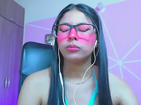 Snapshot of _ALLYSON18_ chatting on May 11, 2026, 2:45 pm ALLYSON18 online show from May 11, 2026, 2:45 pm