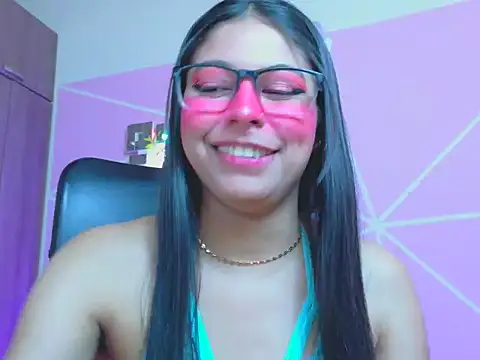 Snapshot of _ALLYSON18_ chatting on May 11, 2026, 4:04 pm ALLYSON18 online show from May 11, 2026, 4:04 pm