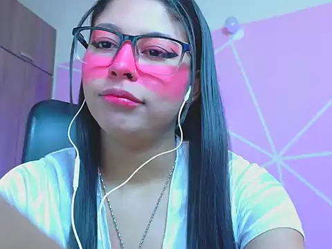 Snapshot of _ALLYSON18_ chatting on May 12, 2026, 11:51 am ALLYSON18 online show from May 12, 2026, 11:51 am