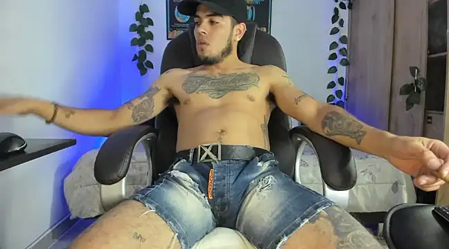 Snapshot of mikee_scooth chatting on February 17, 2025, 5:14 am mikee scooth online show from February 17, 2025, 5:14 am