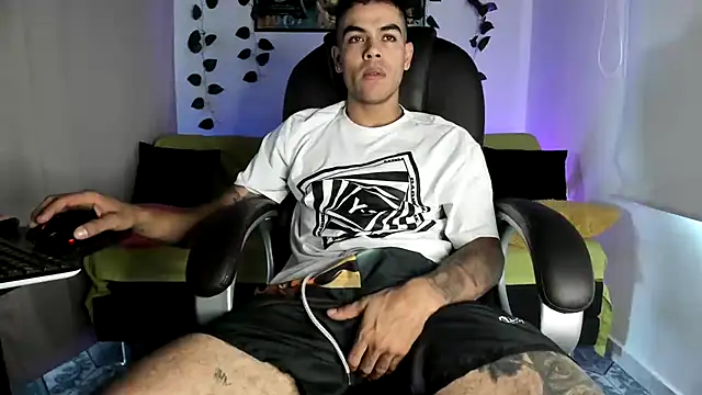 Snapshot of mikee_scooth chatting on September 23, 2025, 3:26 pm mikee scooth online show from September 23, 2025, 3:26 pm