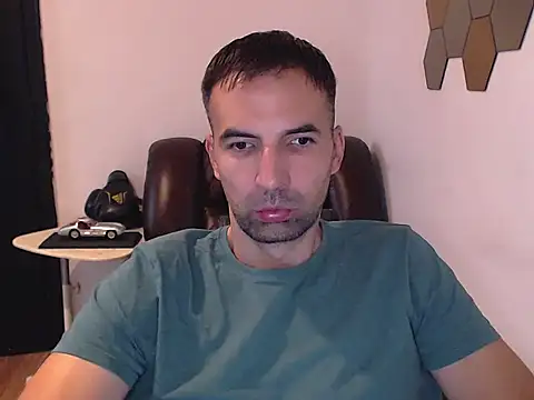 Leo 1617 online show from October 13, 2025, 2:17 pm