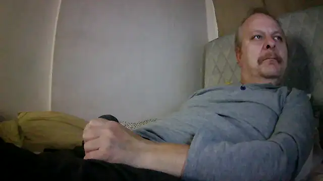 Snapshot of amylrmm1903 chatting on November 19, 2025, 2:28 pm amylrmm1903 online show from November 19, 2025, 2:28 pm