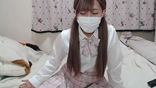  hiyor  online show from February 13, 2025, 3:46 pm