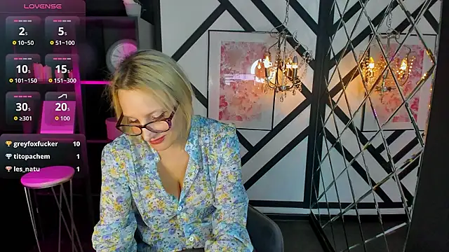 Snapshot of Queen_Anna_ chatting on January 31, 2026, 7:11 pm Queen Anna online show from January 31, 2026, 7:11 pm