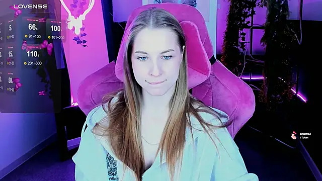 Snapshot of CuteMousee chatting on October 5, 2025, 8:45 am CuteMousee online show from October 5, 2025, 8:45 am