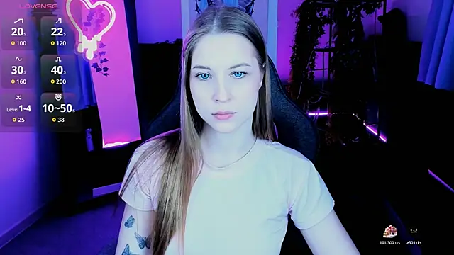 Snapshot of CuteMousee chatting on November 8, 2025, 9:20 am CuteMousee online show from November 8, 2025, 9:20 am