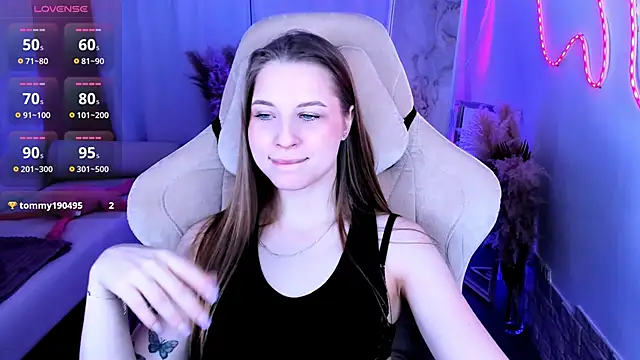 Snapshot of CuteMousee chatting on December 3, 2025, 6:21 am CuteMousee online show from December 3, 2025, 6:21 am