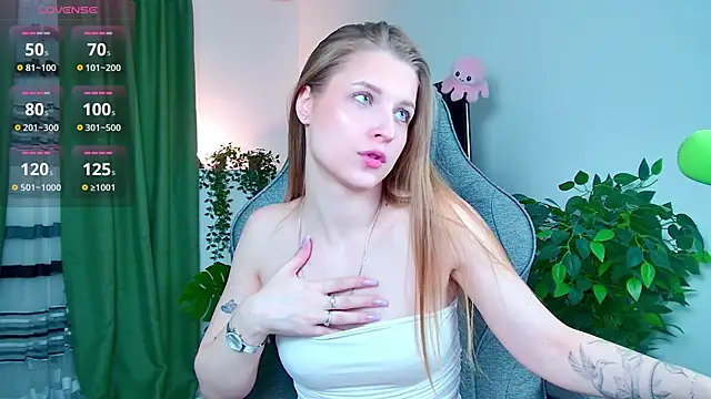 Snapshot of CuteMousee chatting on December 20, 2025, 9:49 am CuteMousee online show from December 20, 2025, 9:49 am