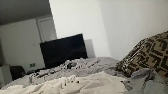 Snapshot of Daddybigdick333 chatting on January 1, 2025, 10:35 pm Daddybigdick333 online show from January 1, 2025, 10:35 pm