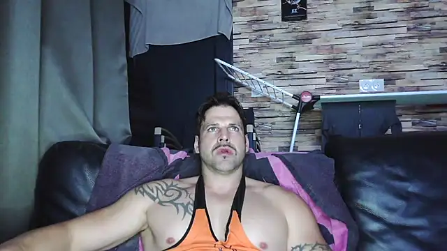 XxBigboybandxX online show from December 13, 2025, 7:53 pm