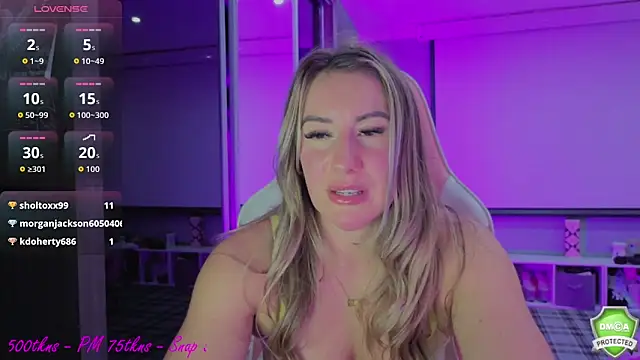 Snapshot of Daisydelicious chatting on November 10, 2025, 9:03 pm Daisydelicious online show from November 10, 2025, 9:03 pm