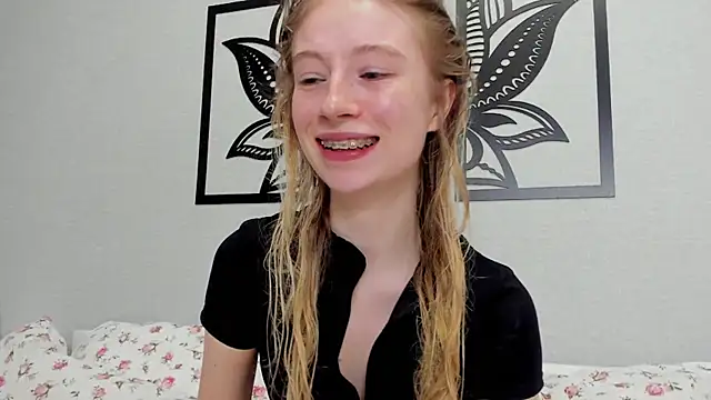 Snapshot of minidivaa_ chatting on January 27, 2025, 10:49 pm minidivaa  online show from January 27, 2025, 10:49 pm