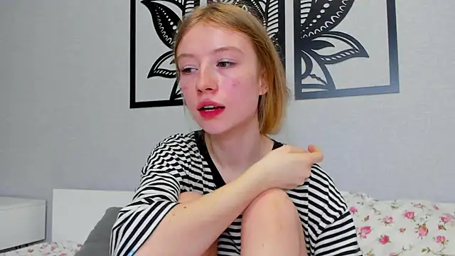 Snapshot of minidivaa_ chatting on February 19, 2025, 7:27 pm minidivaa  online show from February 19, 2025, 7:27 pm