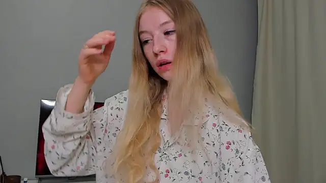 Snapshot of minidivaa_ chatting on March 4, 2025, 9:22 pm minidivaa  online show from March 4, 2025, 9:22 pm