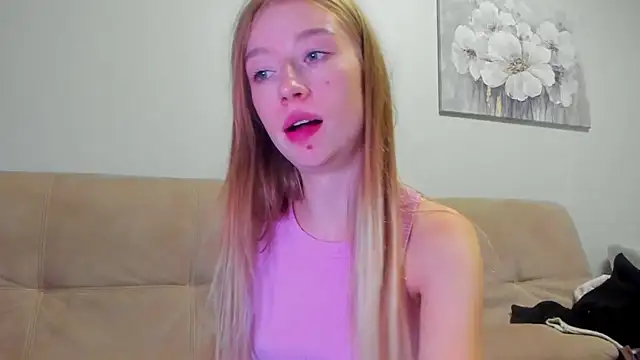 Snapshot of minidivaa_ chatting on October 20, 2025, 7:47 pm minidivaa  online show from October 20, 2025, 7:47 pm