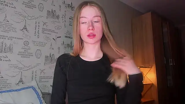 Snapshot of minidivaa_ chatting on November 2, 2025, 6:32 pm minidivaa  online show from November 2, 2025, 6:32 pm