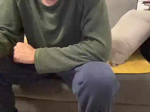 4small4inchlol online show from January 18, 2026, 10:13 pm