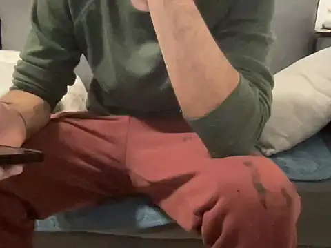 4small4inchlol online show from February 14, 2026, 8:05 pm