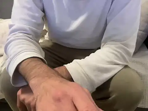 4small4inchlol online show from March 10, 2026, 8:36 pm