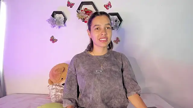 Snapshot of samara_jonness chatting on January 19, 2025, 7:37 pm samara jonness online show from January 19, 2025, 7:37 pm