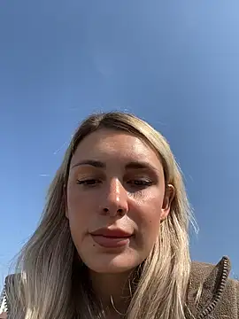 SandraCarter online show from March 18, 2026, 8:06 am