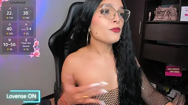 Snapshot of MeganDaviees chatting on October 4, 2025, 1:36 am MeganDaviees online show from October 4, 2025, 1:36 am