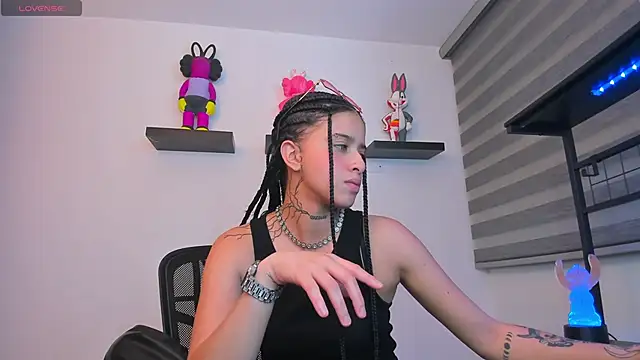 Snapshot of Gangster_Girl chatting on January 14, 2026, 4:07 am Gangster Girl online show from January 14, 2026, 4:07 am