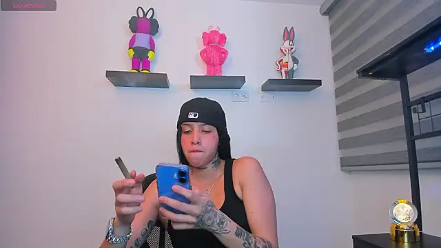 Snapshot of Gangster_Girl chatting on February 5, 2026, 12:15 am Gangster Girl online show from February 5, 2026, 12:15 am