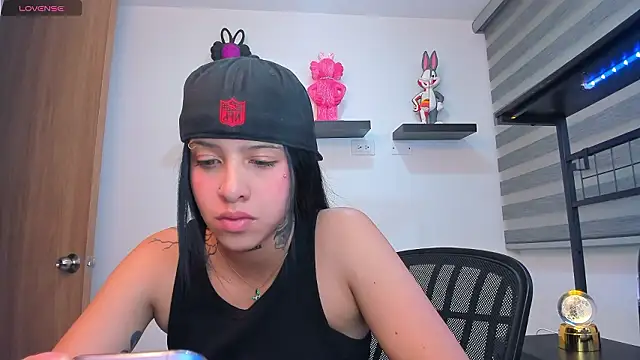 Snapshot of Gangster_Girl chatting on February 10, 2026, 3:10 am Gangster Girl online show from February 10, 2026, 3:10 am