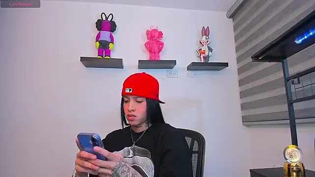 Snapshot of Gangster_Girl chatting on February 12, 2026, 12:49 am Gangster Girl online show from February 12, 2026, 12:49 am