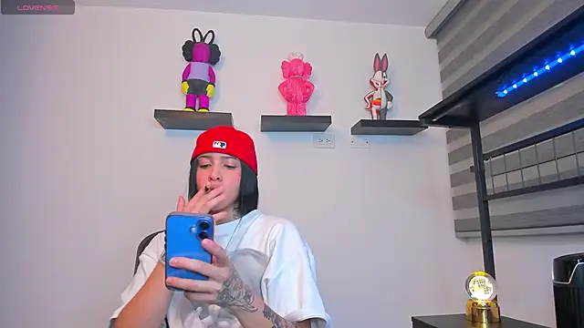 Snapshot of Gangster_Girl chatting on February 23, 2026, 2:42 am Gangster Girl online show from February 23, 2026, 2:42 am