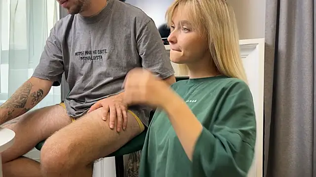 Snapshot of Adelovenick chatting on September 10, 2025, 8:36 am Adelovenick online show from September 10, 2025, 8:36 am