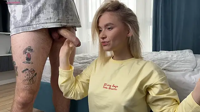 Snapshot of Adelovenick chatting on October 12, 2025, 7:51 am Adelovenick online show from October 12, 2025, 7:51 am