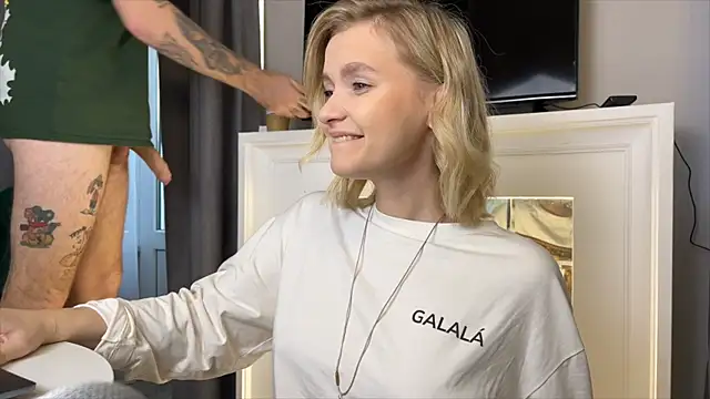 Snapshot of Adelovenick chatting on November 27, 2025, 8:38 am Adelovenick online show from November 27, 2025, 8:38 am