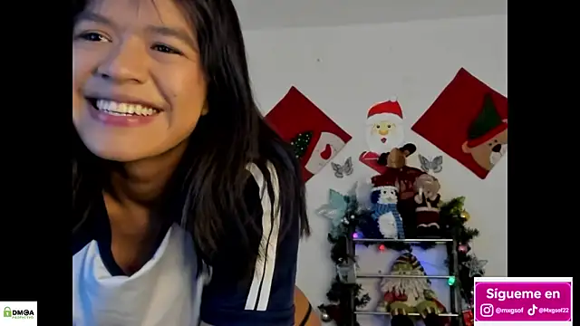 meganthompsonn22 online show from December 1, 2025, 6:46 pm