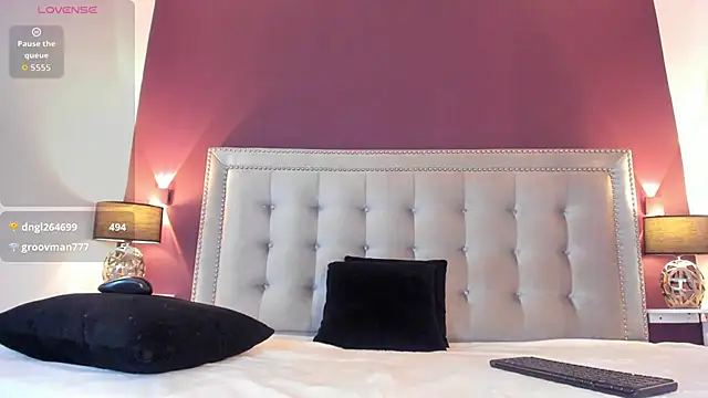 Snapshot of IssyRosse chatting on December 20, 2025, 1:51 pm IssyRosse online show from December 20, 2025, 1:51 pm